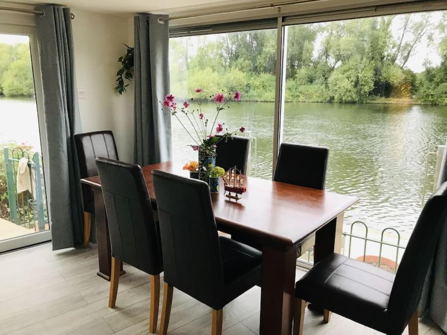 River Retreat- Near Holloway U, Thorpe Park And Heathrow Airport Apartment Екстериор снимка